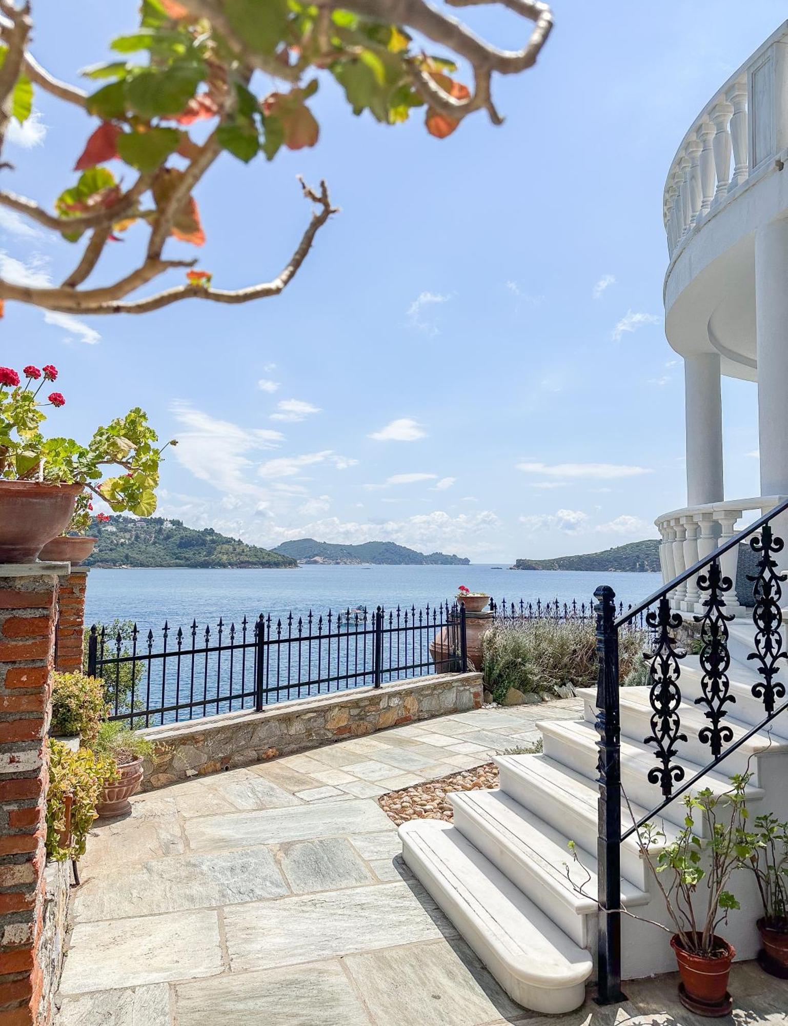 Ourania'S Mansion Hotel Skiathos Town Exterior photo
